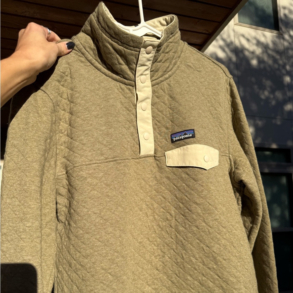 Women’s Patagonia quilted crew